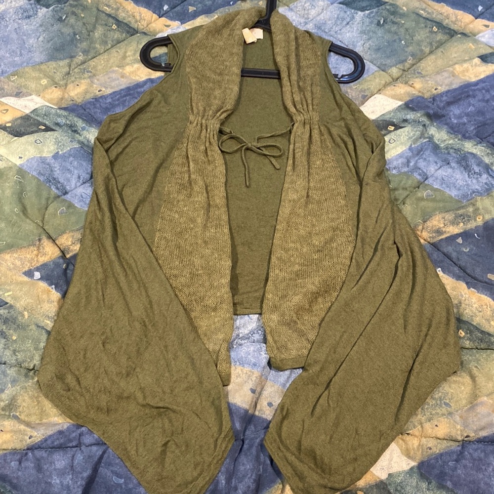 SHAE Green Cardigan Tie Around Womens Large Worn Excellent Condition